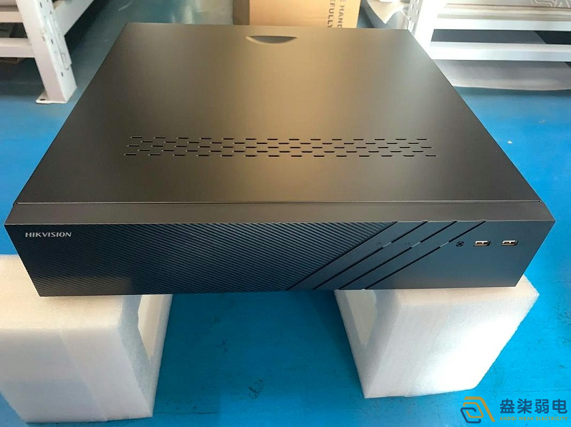 16路8盤的硬盤錄像機適合搭配哪些安防監控攝像頭？