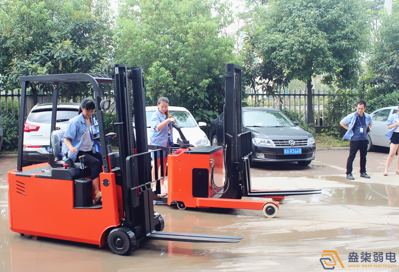 廠區(qū)內(nèi)叉車(chē)、行人二道門(mén)管理系統(tǒng)